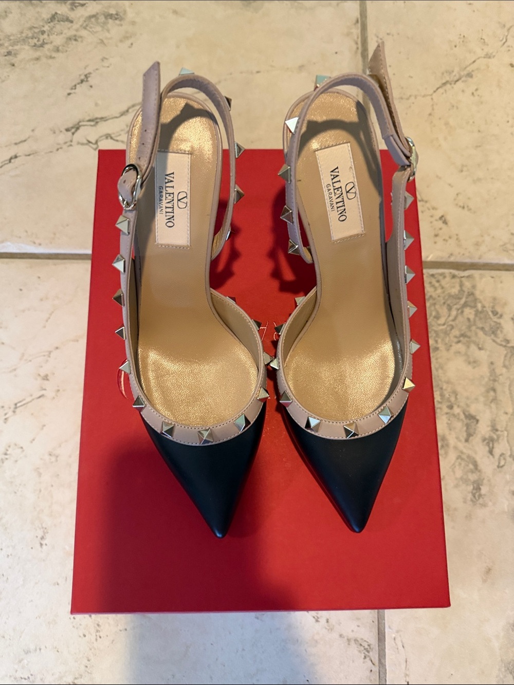 Valentino Black Pointed Rockstud Slingback Pumps with Nude Trim - Picture 1 of 14